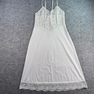 VTG Vanity Fair Cream‎ 34 Made in USA Lace Full Slip Lace Slip